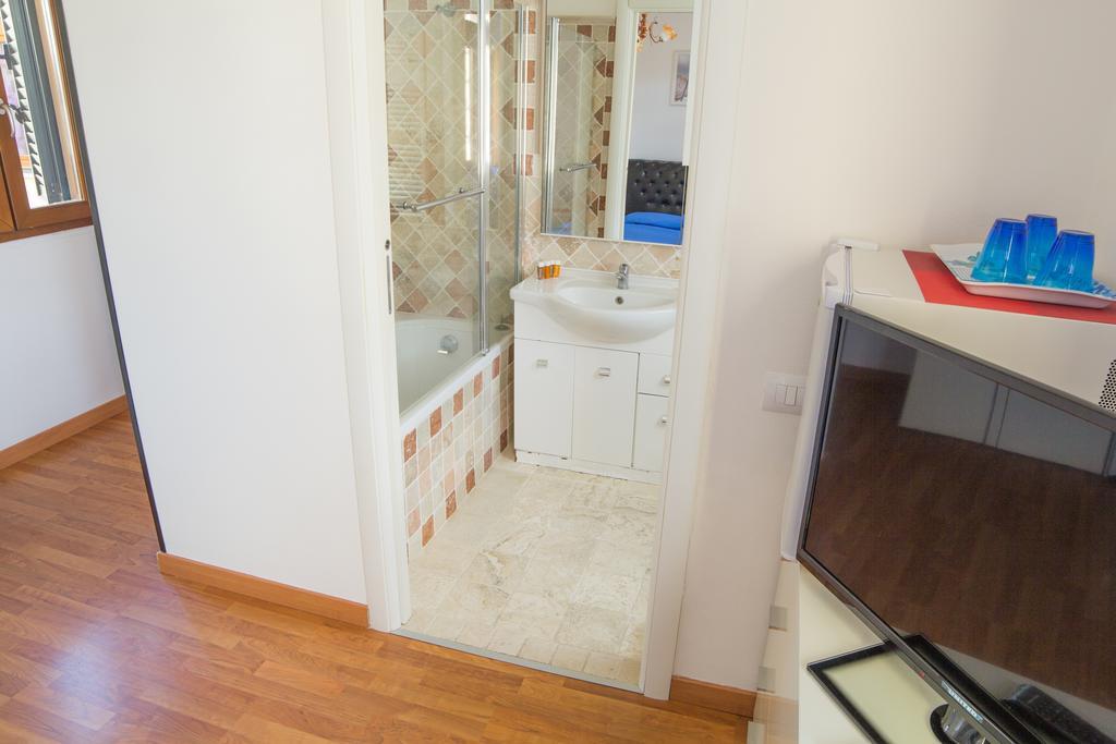 Affittacamere Casa Brajan Фоллоника Экстерьер фото